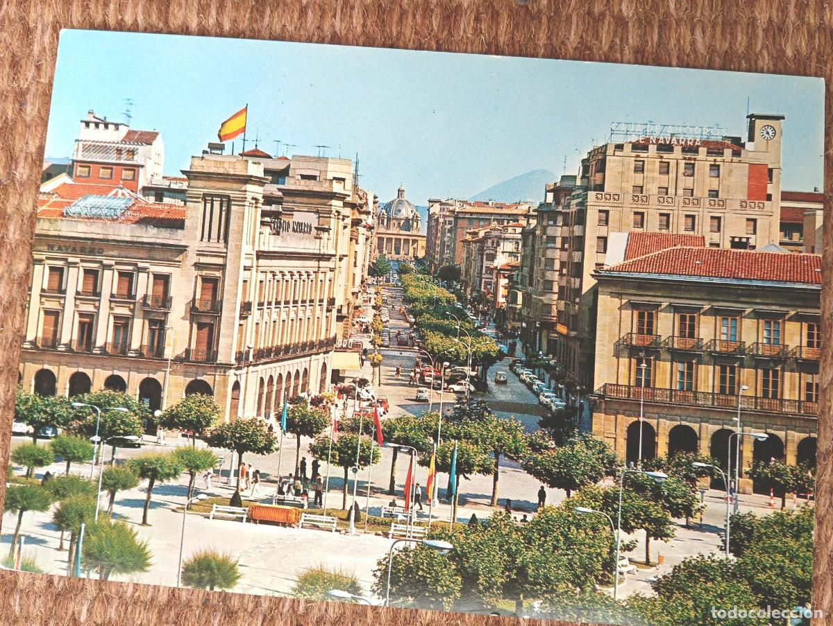 Postales: PAMPLONA - PLAZA DEL CASTILLO - ED. MANIPEL - Foto 1