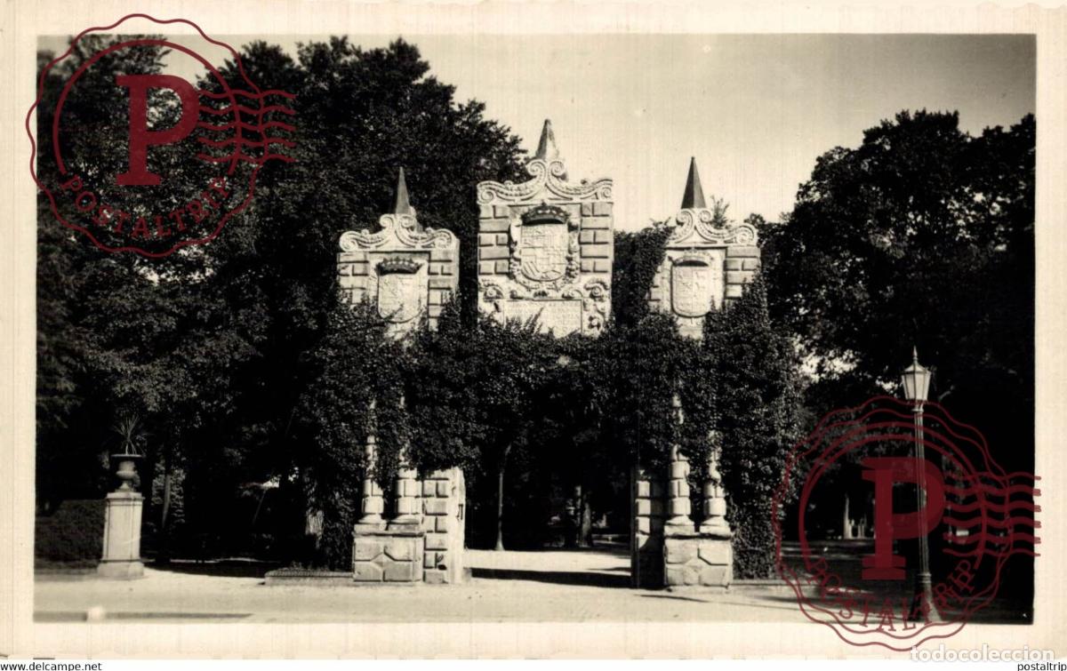 Cartes Postales: NAVARRA. PAMPLONA. ENTRADA JARDINES TACONERA.