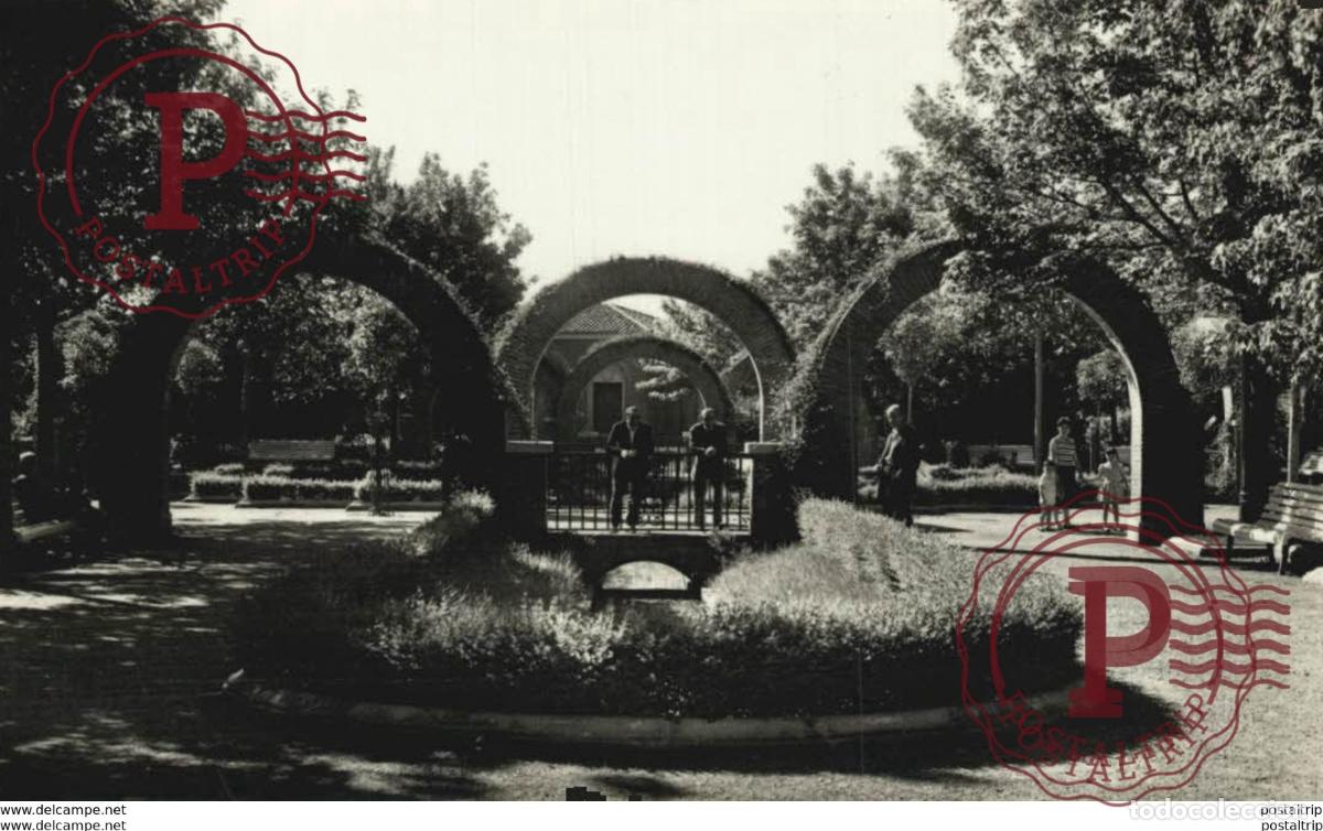 Postales: NAVARRA. PAMPLONA. JARDINES DE LA MEDIA LUNA