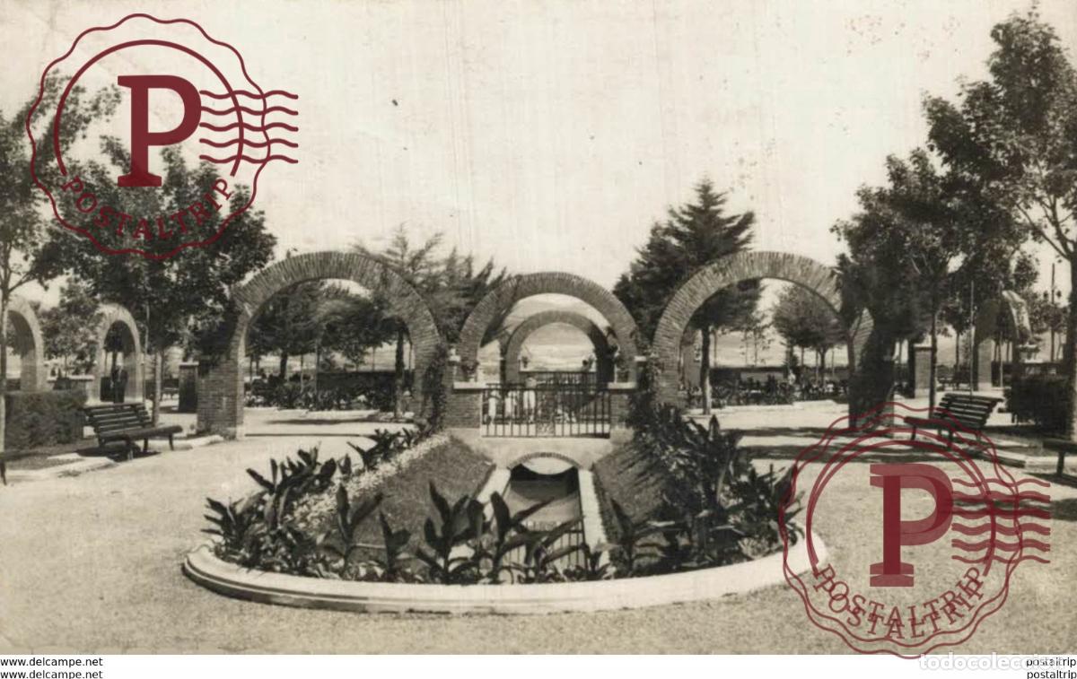 Postales: NAVARRA. PAMPLONA. JARDINES DE LA MEDIA LUNA