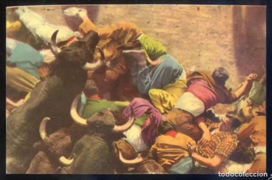 Postales: Pamplona *Se ha formado el mont&oacute;n...* Ed. Rafael Bozano n&ordm; 2. Circulada 1958.