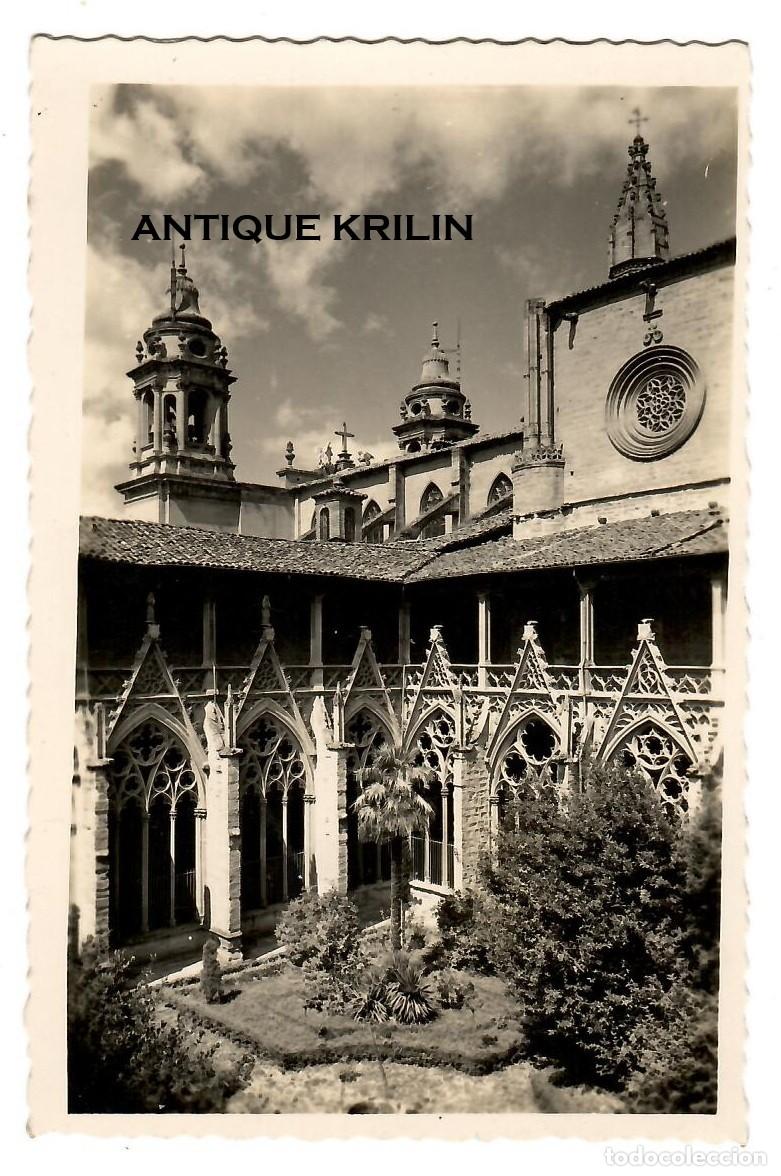 Postales: PAMPLONA N&ordm; 110 CATEDRAL , JARDINES Y CLAUSTRO / EDICIONES ARRIBAS / FRANQUEADA