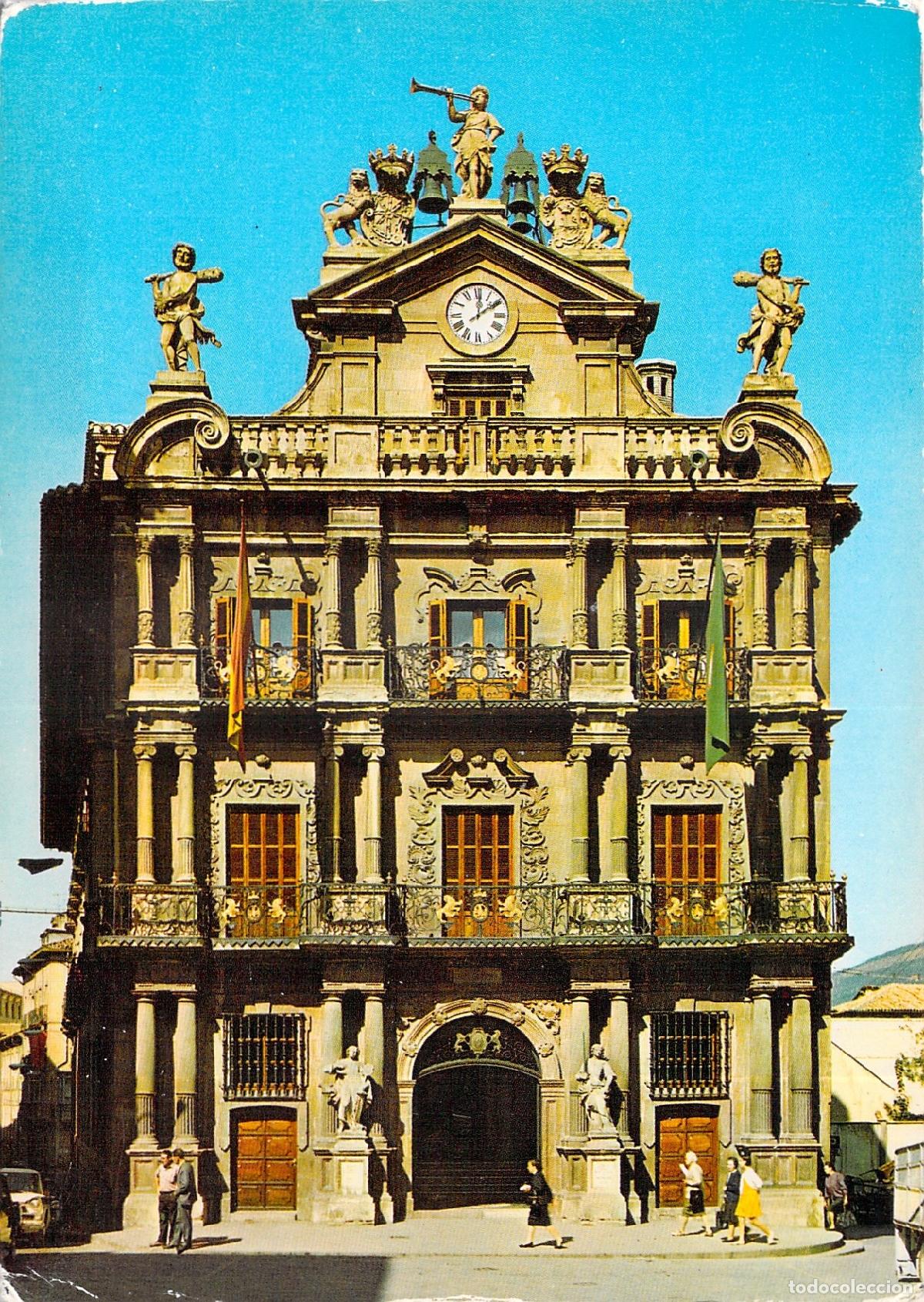 Postales: Postal de la fachada del Ayuntamiento de Pamplona