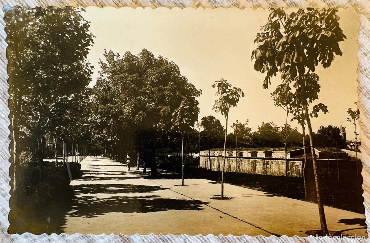 Postcards: Pamplona N&deg; 10 - Paseo de la Media Luna y Murallas - Ediciones Garc&iacute;a Garrabella
