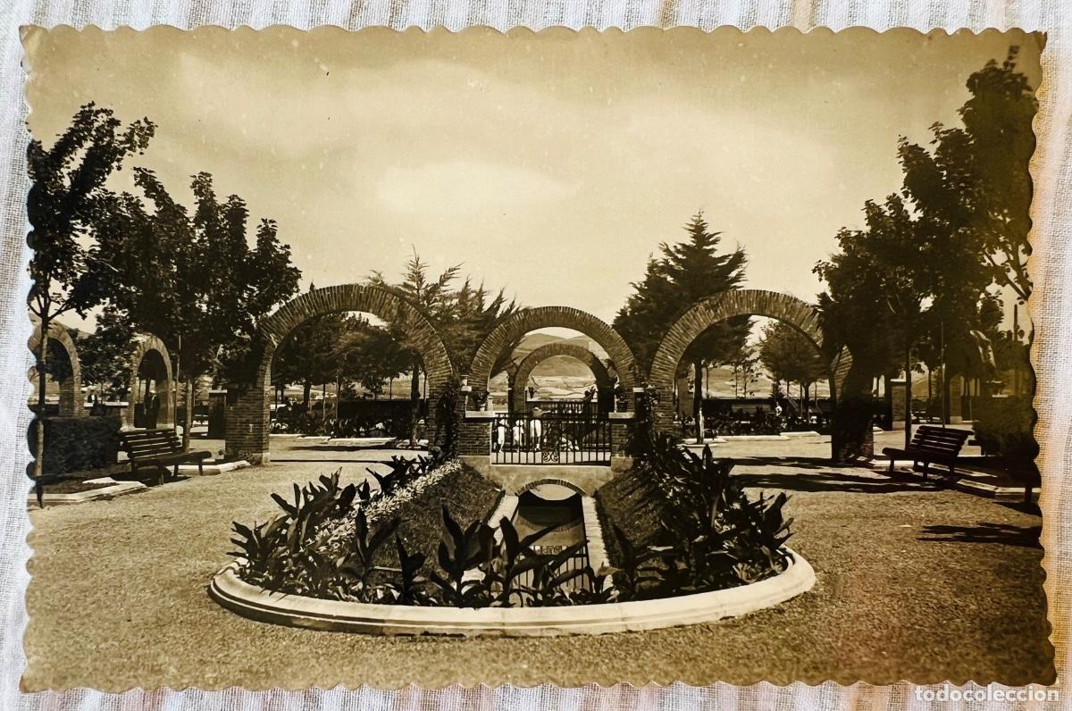 Postcards: Pamplona N&deg; 3 - Jardines de la Media Luna - Ediciones Garc&iacute;a Garrabella