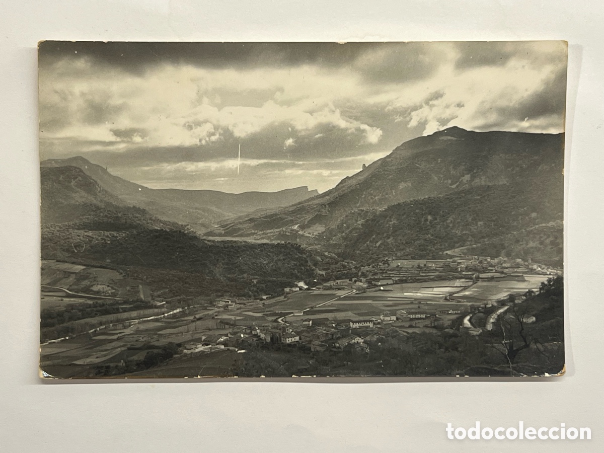 Postales: ZUDAIRE (Navarra) Postal fotogr&aacute;fica. Vista del Pueblo y el Valle.. (a.1964) circulada