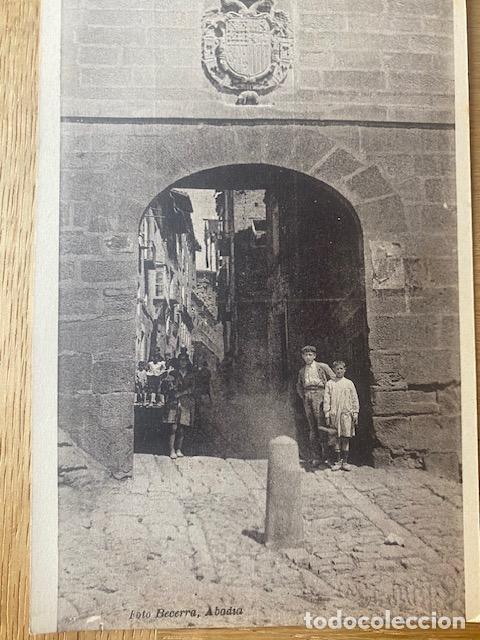 Postales: Viana. Navarra. N&ordm; 7 . Portal de la Concepcion. Foto Becerra, Abadia. Postal sin circular
