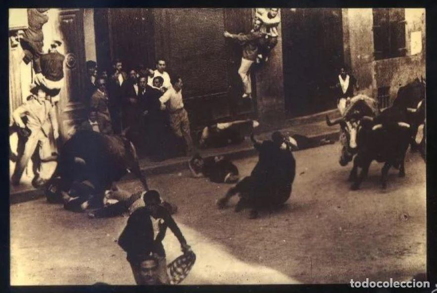 Postales: Pamplona *Fiestas de San Ferm&iacute;n. Encierro a&ntilde;o 1925* Ed. Postales Iru&ntilde;a n&ordm; 36. Nueva.
