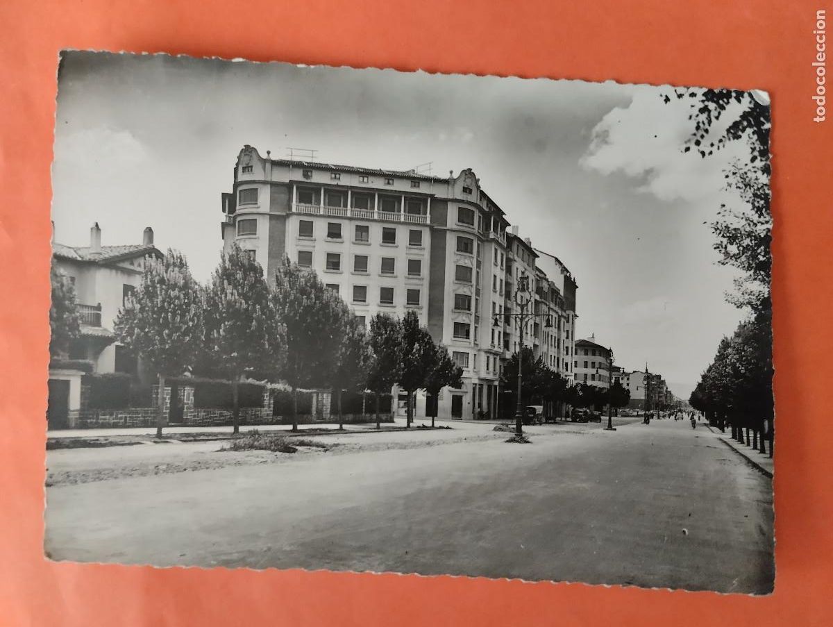 Postales: PAMPLONA AVENIDA DE FRANCO - Foto 1