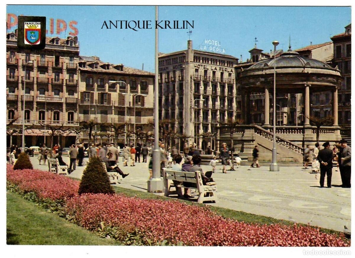 Postales: PAMPLONA N&ordm; 79 PLAZA DEL CASTILLO / ESCUDO DE ORO / SIN FRANQUEAR