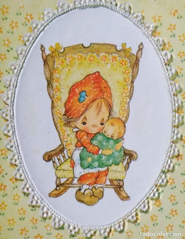Postkarten: 6077K - BETSEY CLARK - EDICIONES HALLMARK IMPRESA 1980- RELIEVE- DIPTICA 12,8X9 CM