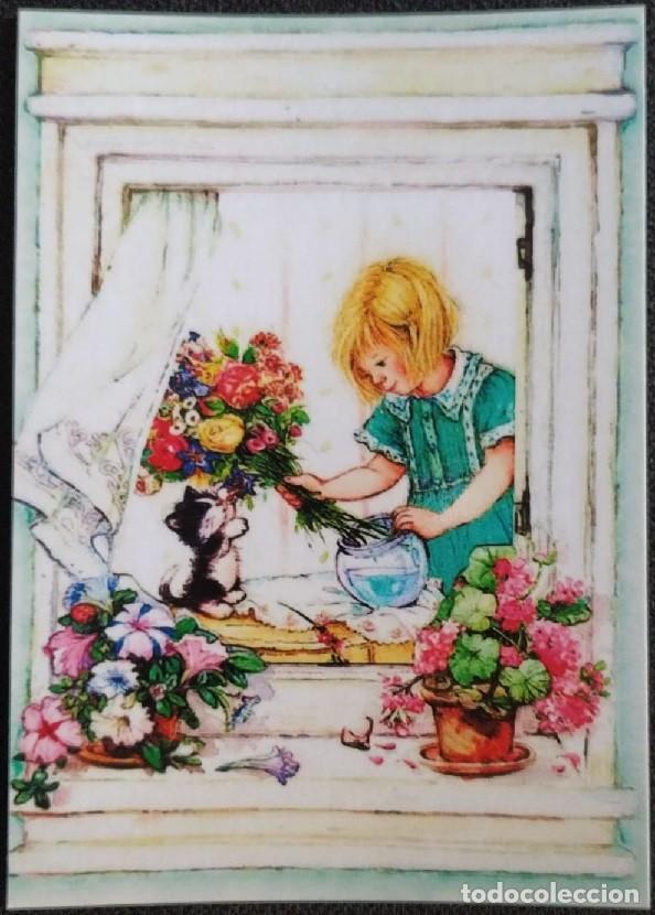 Postais: 9294 - LISI MARTIN - NI&Ntilde;A VISTIENDO DE FLORES EL HOGAR - 14,5X10,2 CM - NUEVA