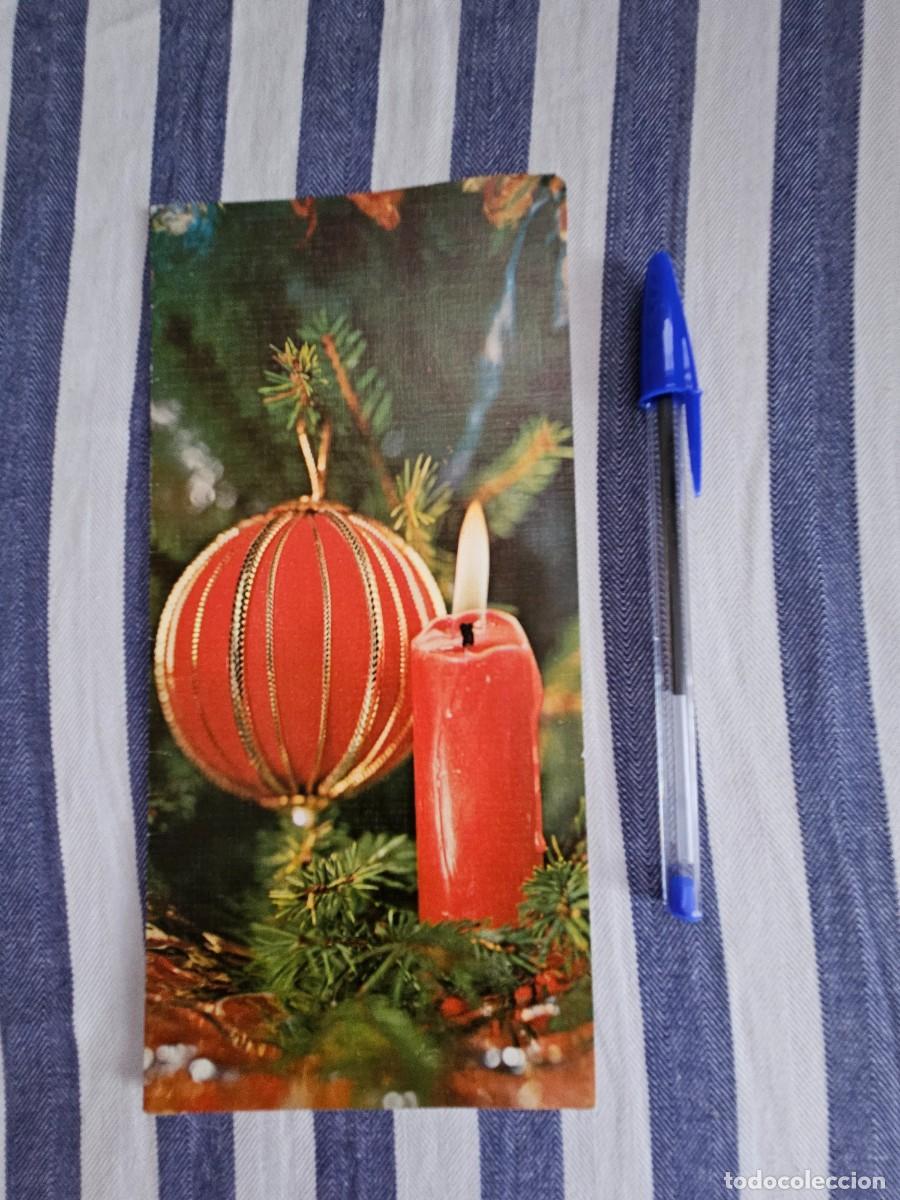 Postkarten: Antigua Felicitaci&oacute;n/ Postal D&iacute;ptica Navide&ntilde;a, Imagen Vela Roja Con Bola Y Ramas De Abeto. A&ntilde;os 70.