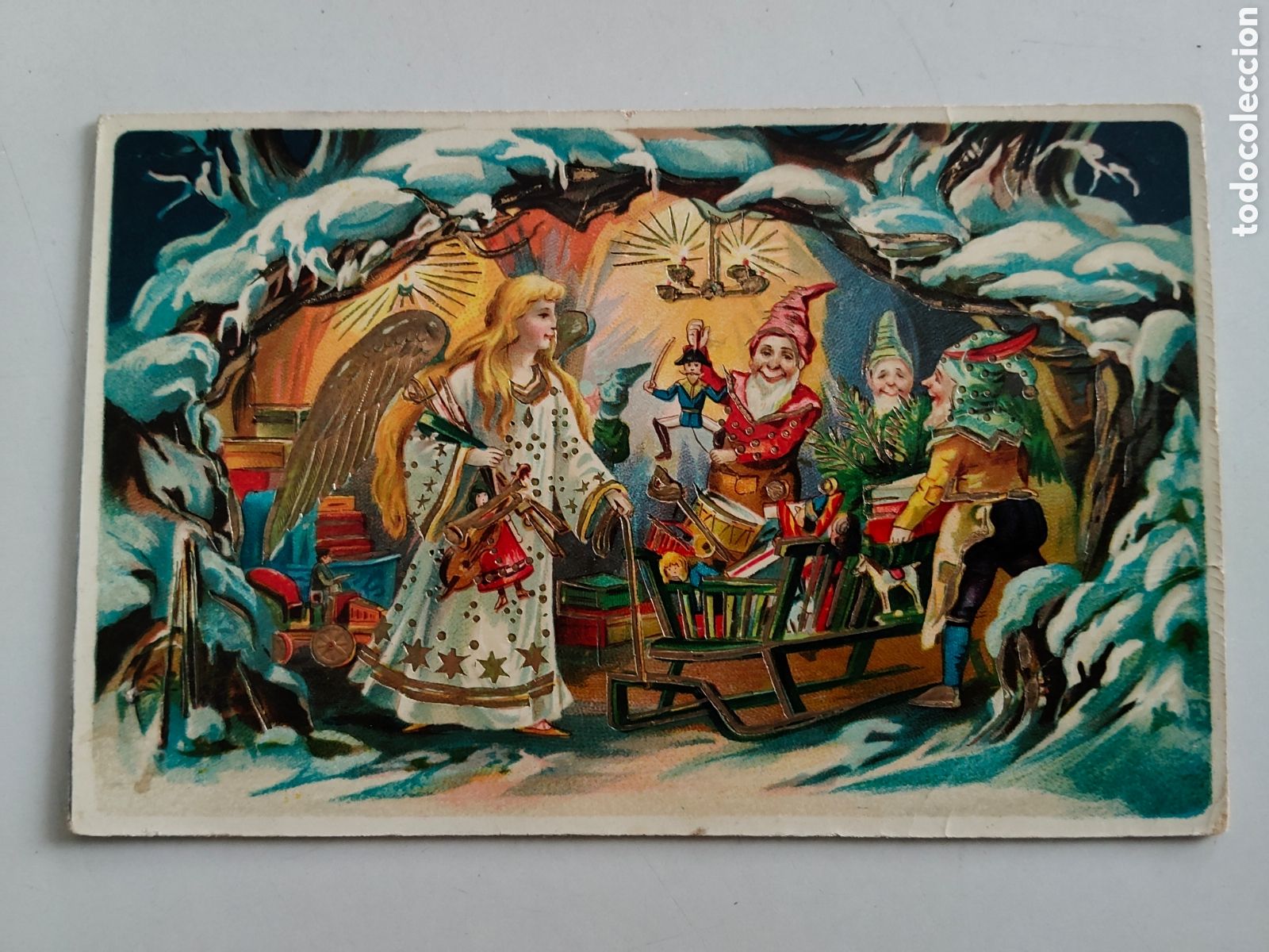 Postales: Tarjeta postal felicitaci&oacute;n navide&ntilde;a sellada y fechada en 1909 con relieves dorados