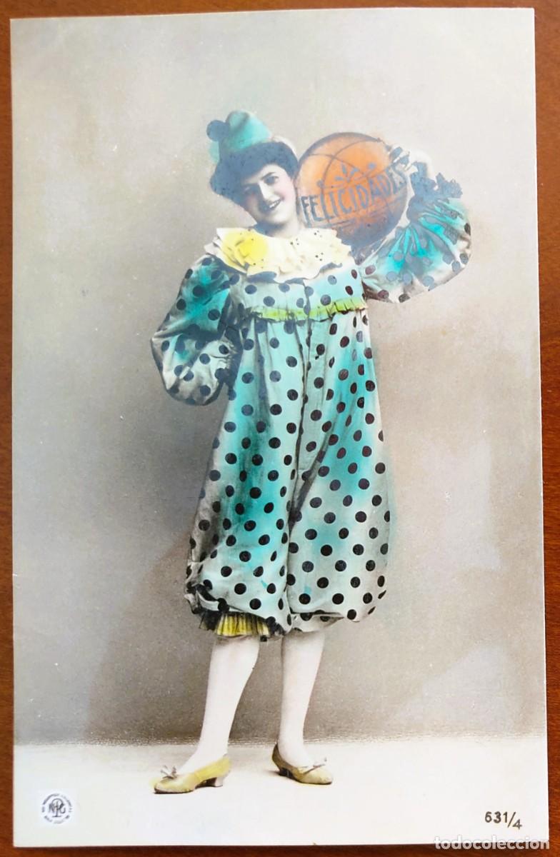 Postales: POSTAL MUY ANTIGUA COLOREADA CHICA CON PELOTA FELICIDADES - NPG 631/4