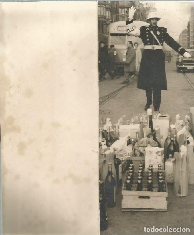 Postales: POSTAL NAVIDAD GUARDIA URBANO BARCELONA CON REGALOS - 1965 - ESCRITA