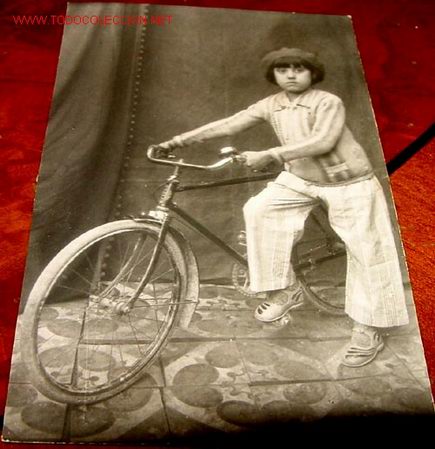 Postales: ANTIGUA POSTAL DE NI&Ntilde;O CON BICICLETA - Foto 1