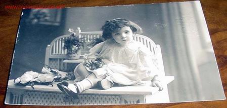 Postales: ANTIGUA POSTAL DE NI&Ntilde;A JUGANDO - Foto 1