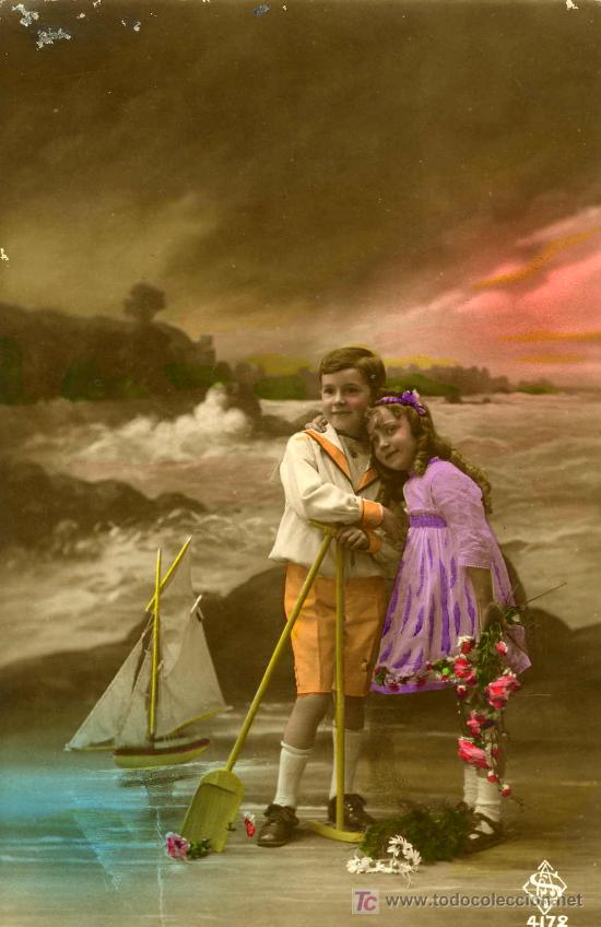 Postales: NI&Ntilde;OS POSANDO.- ESCRITA 14.8.1918 - Foto 1