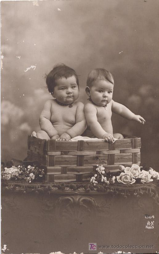 Postales: BEBES EN UNA CESTA - Foto 1