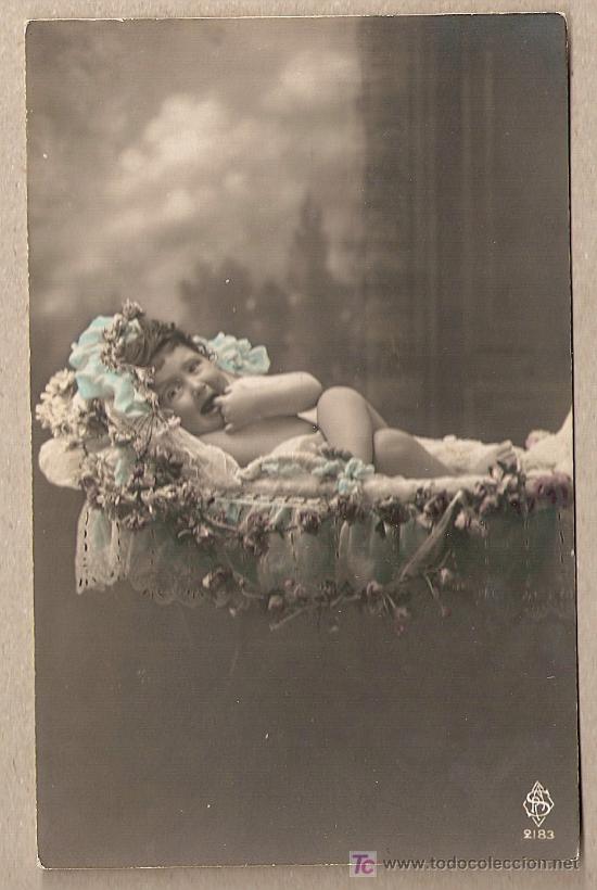 Postales: BONITA POSTAL BEBE EN CESTA DE FLORES - Foto 1