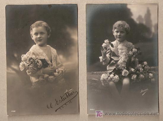 Postales: SERIE DE DOS POSTALES NI&Ntilde;O POSANDO CON FLORES - Foto 1