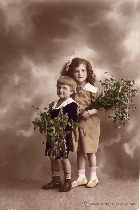 Postales: PAREJA DE NI&Ntilde;OS CON FLORES - Foto 1