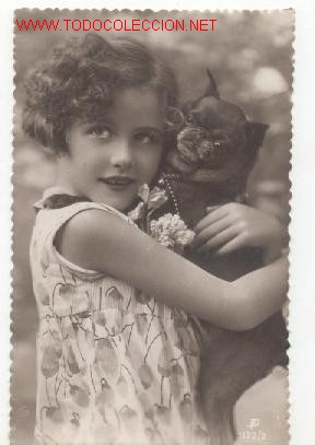 Postales: NI&Ntilde;A   Y   PERRO - Foto 1