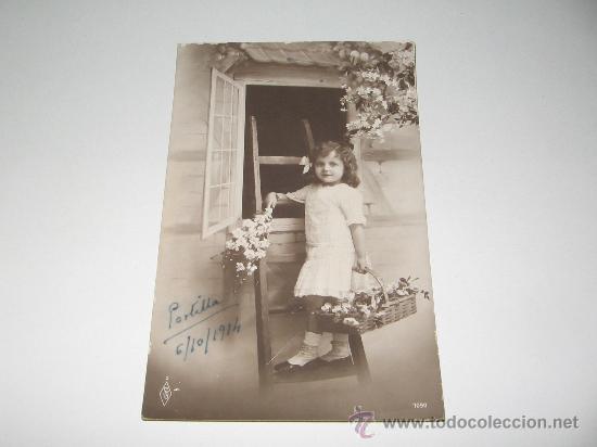 Postales: POSTAL DE NI&Ntilde;A CON FLORES - Foto 1