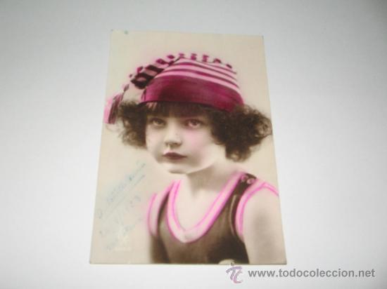 Postales: NI&Ntilde;A CON GORRO - Foto 1