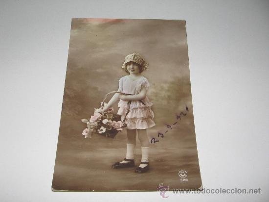 Postales: NI&Ntilde;A CON CESTO DE FLORES - Foto 1