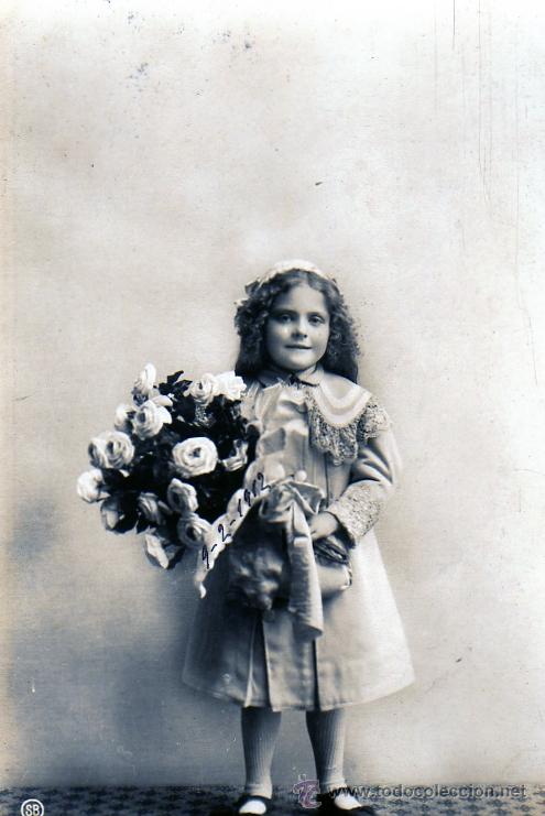 Postales: NI&Ntilde;A GUAPA CON RAMO DE ROSAS - Foto 1
