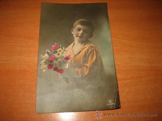 Postales: NI&Ntilde;O CON FLORES - Foto 1