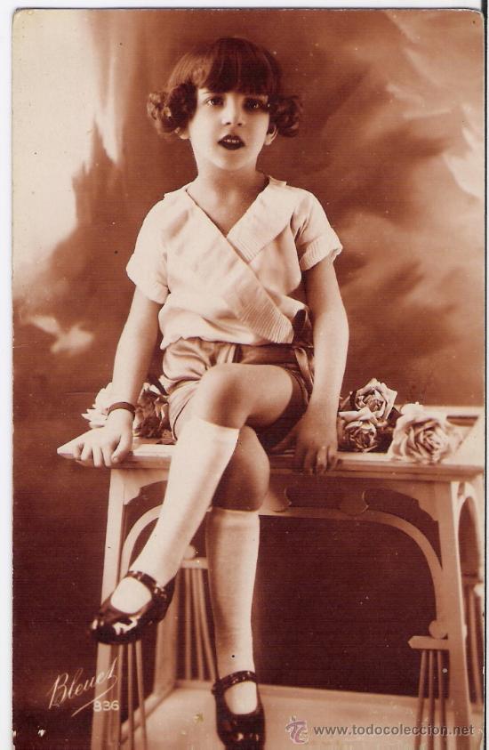Postales: NI&Ntilde;A POSANDO            *COLECCION BLAUET* - Foto 1
