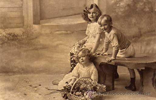 Postales: Grupo de ni&ntilde;os.   Sin circular. - Foto 1