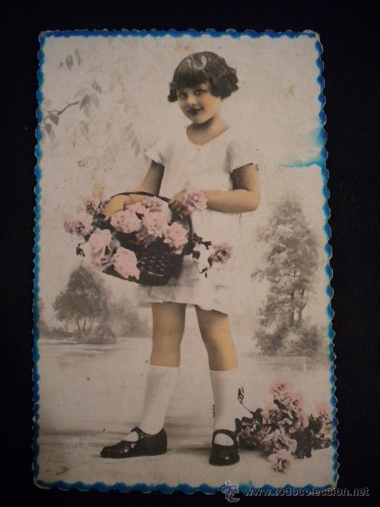 Postales: Postal coloreada ni&ntilde;a y rosas. - Foto 1