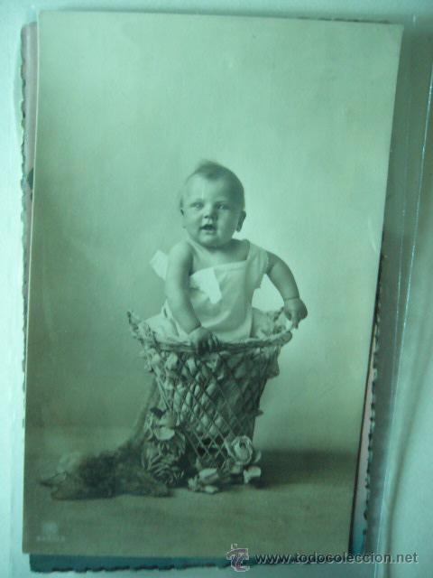 Postales: DIVERTIDA POSTAL DE NI&Ntilde;O EN CESTA.  ESCRITA. - Foto 1