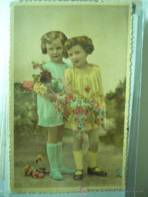 Postales: POSTAL DE PAREJA DE NI&Ntilde;AS CON FLORES. - Foto 1