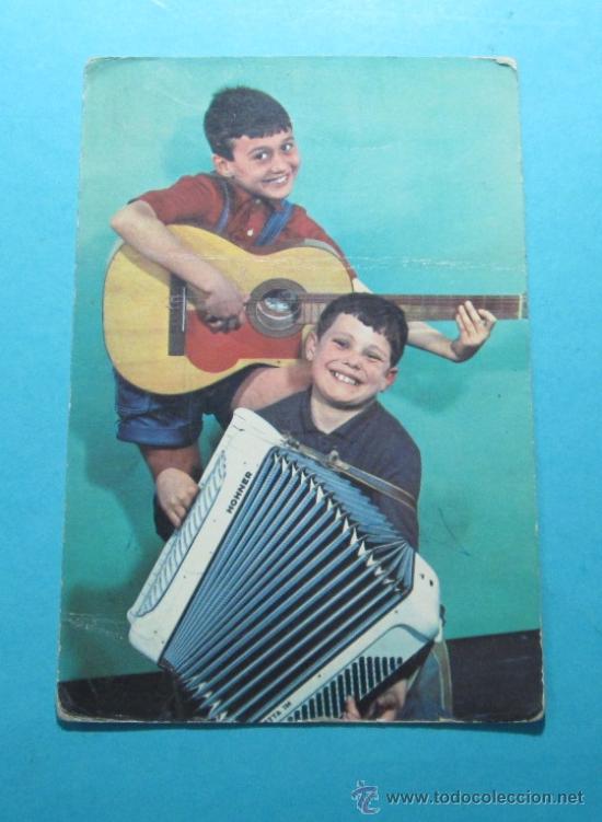 Postales: NI&Ntilde;OS CON GUITARRA Y ACORDE&Oacute;N - Foto 1