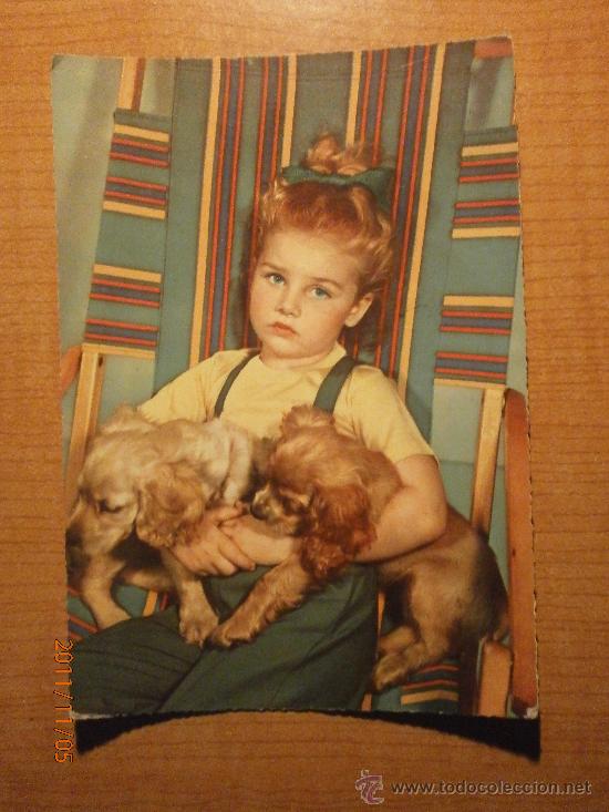 Postales: ANTIGUA POSTAL.  NI&Ntilde;A CON LOS PERROS ESCRITA - Foto 1