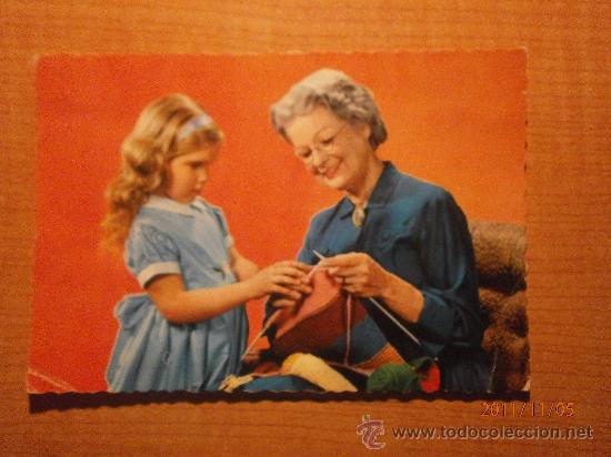 Postales: ANTIGUA POSTAL. NI&Ntilde;A CON LA ABUELA ESCRITA - Foto 1