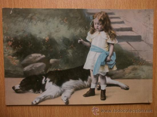 Postales: BONITA POSTAL DE NI&Ntilde;A CON  UN PERRO. - Foto 1
