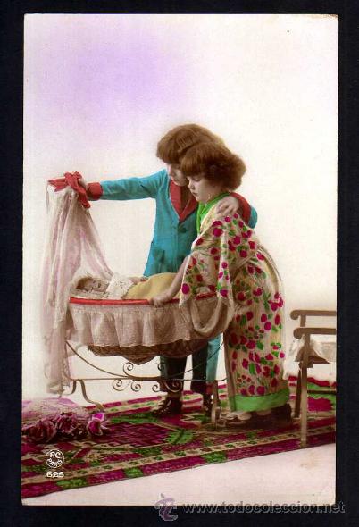 Postales: Antigua postal ni&ntilde;os con  mu&ntilde;eca. Circulada. - Foto 1