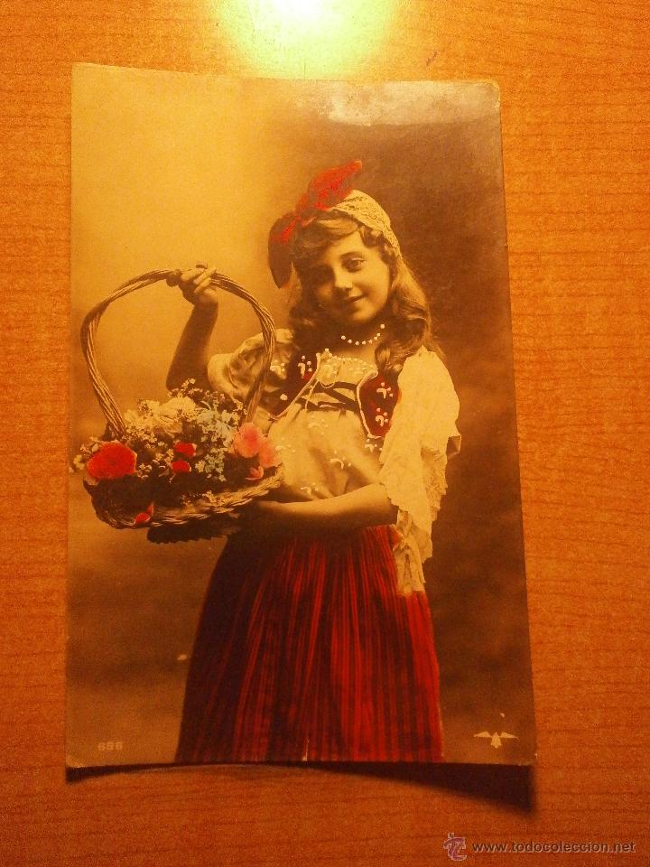 Postales: POSTAL NI&Ntilde;A CON CESTA CON FLORES SIN CIRCULAR - Foto 1