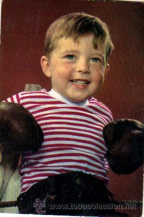 Postales: POSTAL NI&Ntilde;O CON GUANTES DE BOXEO** SIN CIRCULAR - Foto 1