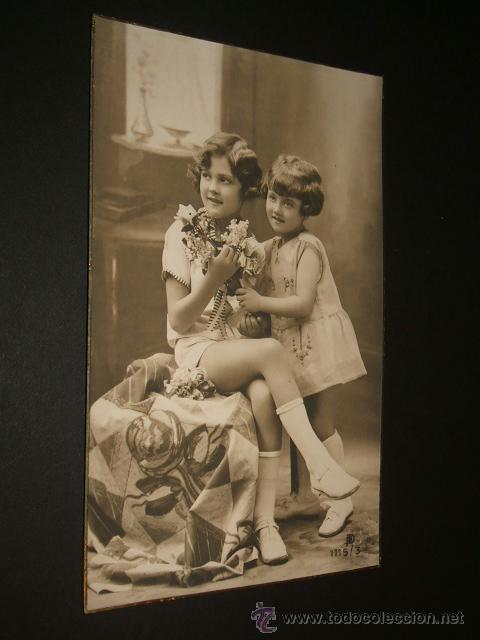 Postales: POSTAL NI&Ntilde;AS CON FLORES - Foto 1