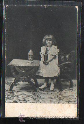 Postales: TARJETA POSTAL DE NI&Ntilde;A CON BOTELLA DE VINO. 1073 - Foto 1
