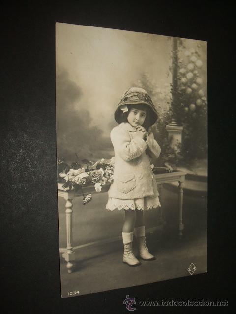 Postales: NI&Ntilde;A CON FLORES POSTAL - Foto 1