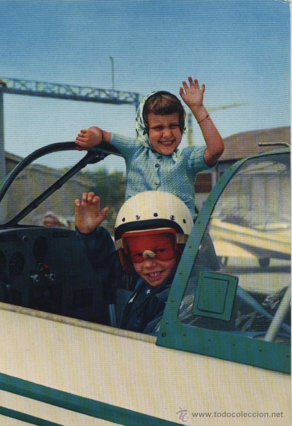Postales: Postal ni&ntilde;os &iquest; en cabina de avi&oacute;n? - Foto 1