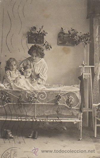 Postales: Las ni&ntilde;as se van a la cama, circulada en 1913 - Foto 1